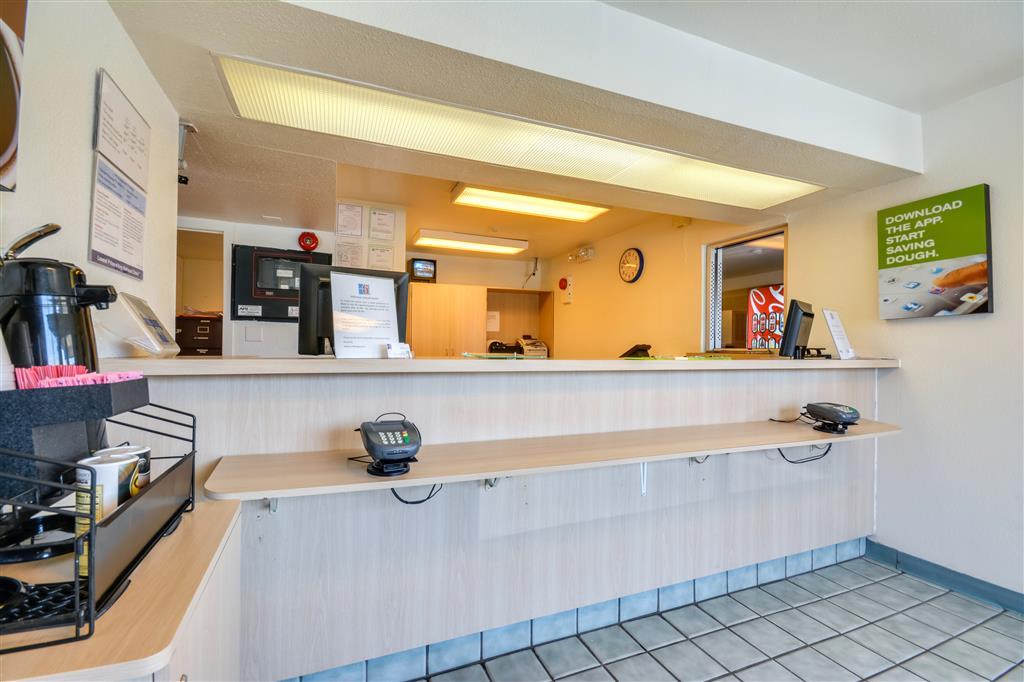 Rodeway Inn Tillmans Corner Interior foto